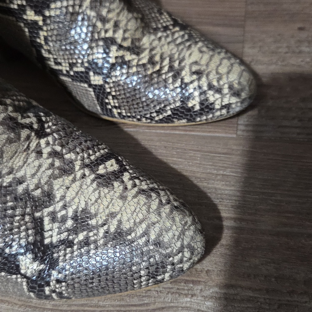 Snake-Print Ankle Boots - Neutral Python Pattern - Picture 2 of 5